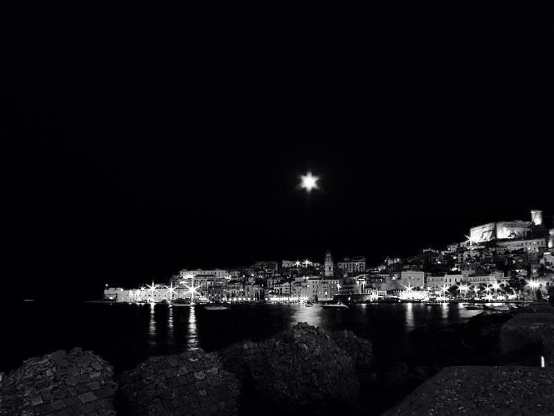 جنوى Bed & Breakfast Castello Aragonese المظهر الخارجي الصورة